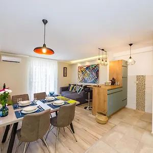 Ema 2br Apt. In Old Town Centre Zadar